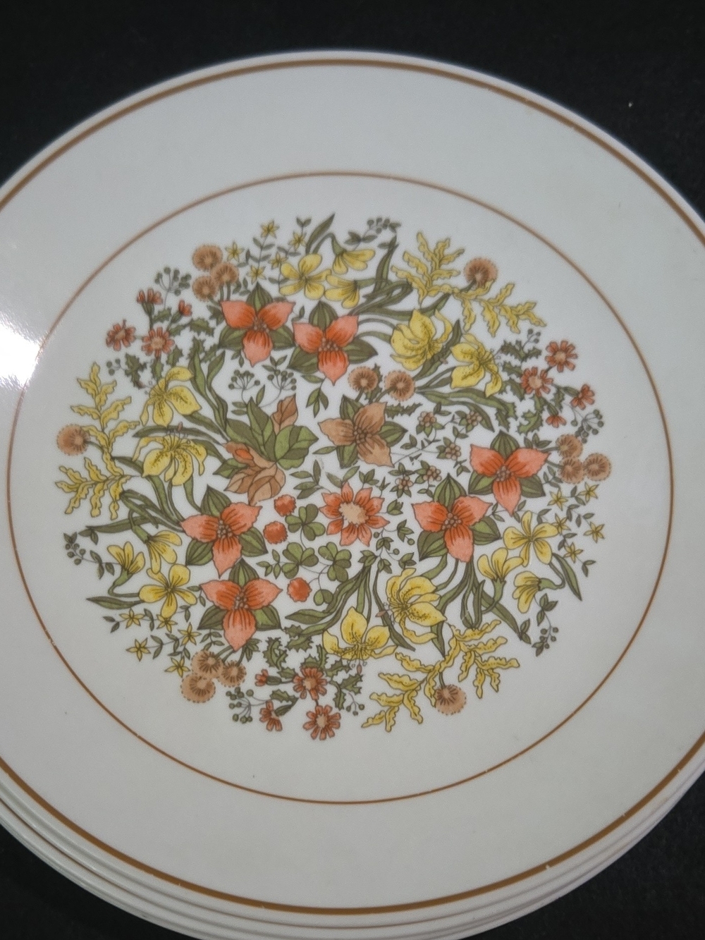 Vintage Corelle Floral Dinner Plates Set Of 4 in Orange, Yellow and Green